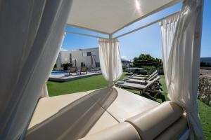 Apartments & Rooms Pool Villas Maris