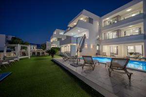 Apartments & Rooms Pool Villas Maris
