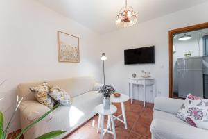 Charming Renovated Istrian Stone House LUCA with a Beautiful Garden