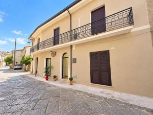Laras Guest House