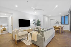 Luxury 3BR in Palm Beach Retreat Beach Views