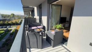 Bright & Spacious Apartment Near City & Nature