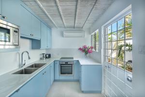 Charming Beachfront Villa - Sunset Reach