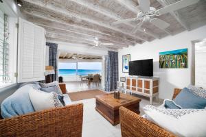 Charming Beachfront Villa - Sunset Reach