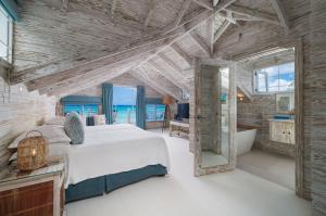Charming Beachfront Villa - Sunset Reach 2 bed