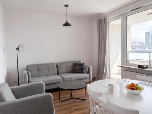 Urban Apartments - Luxury Warsaw Stays - 2 Bedrooms - Pereca street