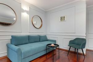 Stylish Family Apartment with Parking and 2 Balcony by Noclegi Renters