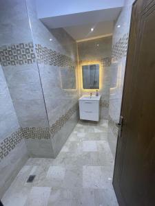 2CH Salon & 2SDB 1 min de la gare TGV-wifi -parking TNG