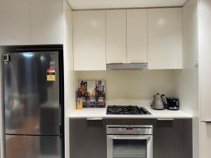 3BR Home 3 Mins to Burwood Station with 2 Parking
