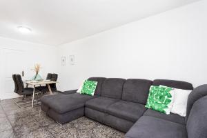 TenoHomes Family Home with Solarium, Buenavista