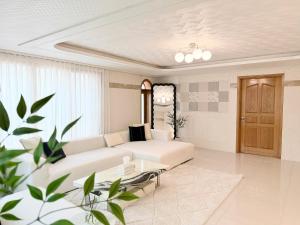 Eonju Penthouse