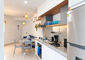Yaque Breeze - Pool & Beach Apartment