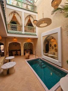 Riad Privé CHIC, piscine, petit-déjeuners, proche Jemaa el-Fnaa