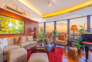 Aeon Towers Private Residential Apartments I Next to Abreeza Ayala Malls I Prime Location l Fast Wifi l Free Pool I Managed by Bleuspace