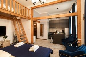 Navy Mezzanine Apartment - Sołtyka Loft near Old Town - by Upstairs