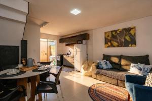 Casa com Churrasqueira a 290 metros da Roddertown