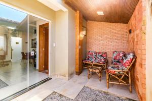Casa com Churrasqueira a 290 metros da Roddertown