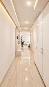 ELARI Luxury-free parking