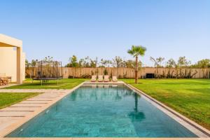 Villa Mavéa Marrakech - Free Jacuzzi, Fitness Room, Heated Pool, Large Garden, 20 min from City Center