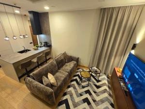 Harmony in Old Town Two bedroom Apartment Steps from Dome Square