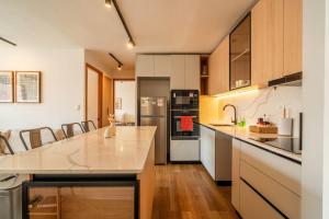 HOM ELITE I CostaneraCenter Metro El Golf-Tobalaba