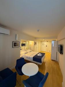 Apartment hotel