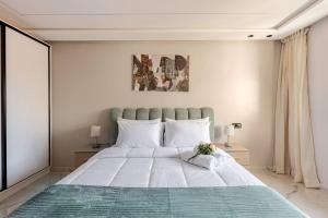 Luxurious 3BR Duplex with Private Pool Near City Center