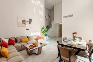 Luxurious 3BR Duplex with Private Pool Near City Center