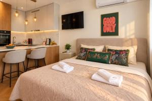 Modern Apartment with Balcony & Free Parking