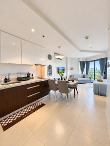Tambuli Seaview Studio 10th floor 300 Mbps