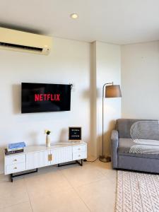 Tambuli Seaview Studio 10th floor 300 Mbps