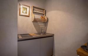 1 Bedroom Stunning Home In Serra San Quirico
