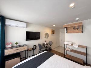 Meryem Ana Suites