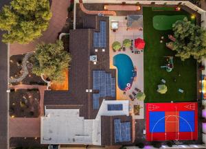 6 BR w Sport Court Pool Playground Hot Tub Arcade