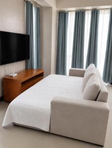 Mactan Newtown Stay near Airport & Beach