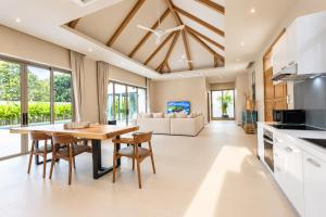 4BR Pool Villa MGM Sky 2 Near Chalong Pier