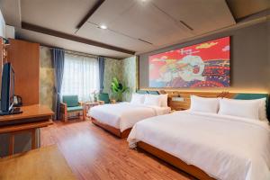 Two Elephants Hotel