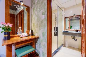 Two Elephants Hotel