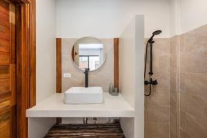Baan Cala Rossa- Balinese Tropical Hideaway