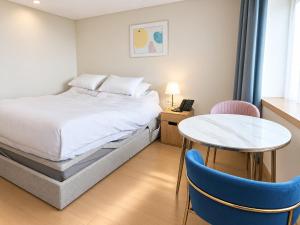 Heyy Seogwipo Hotel