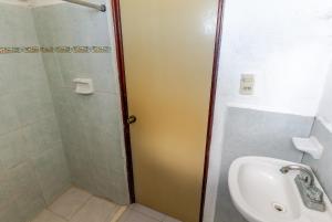 HOTEL LOS CEDROs