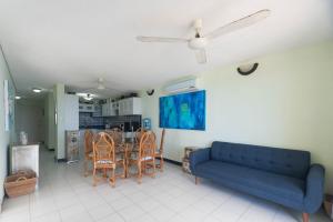 Beachfront Condo 3 bedrooms, 5 beds, 2 bathrooms