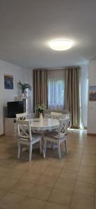 Sunny 1-BR apartment with AC and private terrace near the ocean