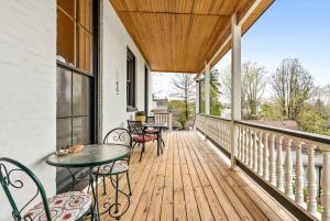 Historic Apt on Mansion Row, Minutes to Louisville