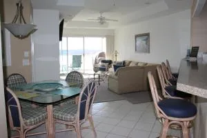 Lake Ozarks Get Away Topsider - Eldon