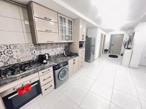 Beautiful 3-bedroom apartment with large private terrace
