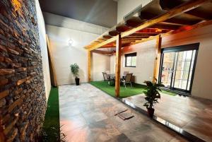 Beautiful 3-bedroom apartment with large private terrace