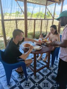 Mnemba Breeze Apartment & Dining