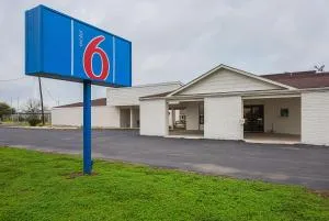 Motel 6-Madisonville, TX - Centerville