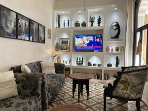 Riad Des Sables authentic - Exclusive - Pool - 15 min walk Jemaa El Fnaa